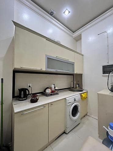otaq: Nizami metrosunun yanında, ümumi sahəsi 95 kv/m olan, tam əşyalı və — 10