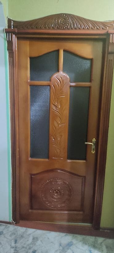 kilimlər: Salam, demək olar ki yeni az işlənmiş taxta qapılar satılır. 1 ədədini — 1