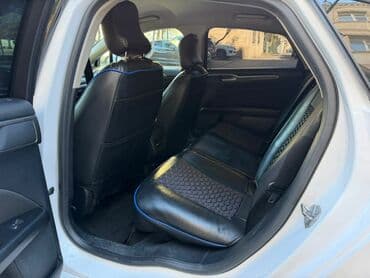 Ford: Ford Fusion (Mondeo) sedan – ağ rəng, 4 qapı, önqapalı radiator — 6