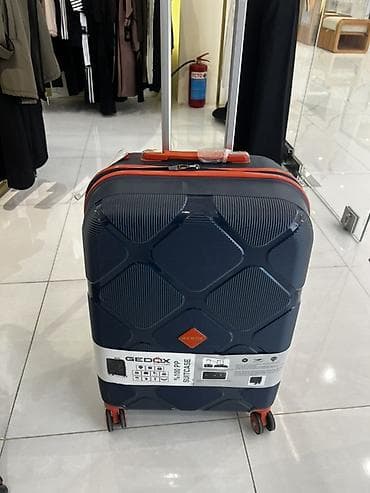 İncəsənət və kolleksiyalar: Sərt korpuslu əl yükü/orta ölçülü çamadanlar 20 kq baqaj üçün Model və — 1