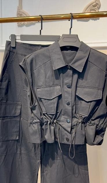 geyim dəsti: Şəkil satış səhifəsindən alıntıdır.Dest heç geyinilmeyib.3 ölçüdə əldə — 1