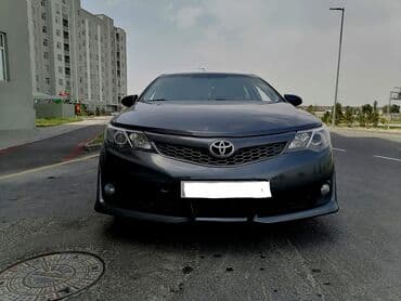 Toyota Camry: 2.5 л | 2012 г. Седан