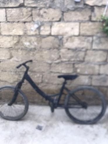 Şəhər tipli velosiped - Rəng: qara - Gediş üçün rahat aşağı enişli