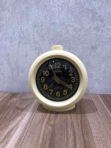 qizil onluq qiymeti: Masaüstü Mexaniki Əntiq saat 1970 il — 22