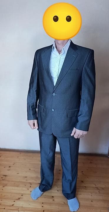 Kişi kostyum dəsti. Yenidir. Ölçü 46 - Rəng: tünd boz, incə zolaqlı
