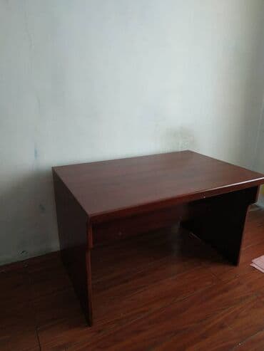 reception masası: Stol normal vəziyyətdədir.Maraqlananlar zəng vursun.Uzunluq 1,2 — 1