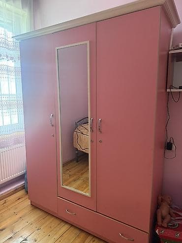 ref: Uşaq/yeniyetmə otağı üçün mebel dəsti - 3 qapılı paltar şkafı: ortada — 1