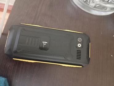 F+ (f plus) düyməli mobil telefon - Rəng: qara/sarı, zərbəkeçirmə — 2