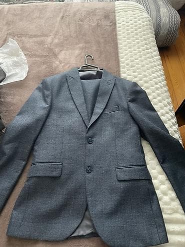 wolt geyim: Kişi kostyumu təzə kimidi 50razmer isdiyene endirim olacaq — 2