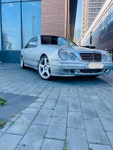 qara disk: Mercedes-Benz E-Class: 3.2 l | 2000 il Sedan — 1