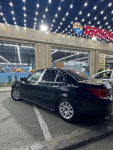 Iran Khodro : 1.7 l | 2022 il 135100 km Sedan — 10