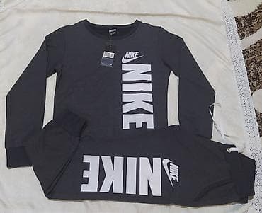 Xanımlar üçün idman geyim dəstləri.
M-L-XL razmeri var