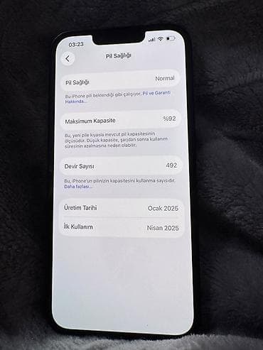 canon eos m: IPhone 16e, 128 GB, Qara, Face ID — 3