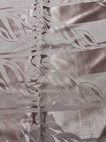 Parçalar: Parça eni-1m56sm,uzunu5m20sm Rəng: Pudra-şampan tonlarında, yüngül — 8