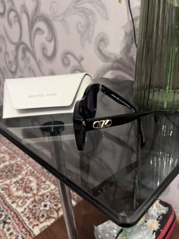 SİM-kartlar: Gün eynəyi, Michael Kors — 3