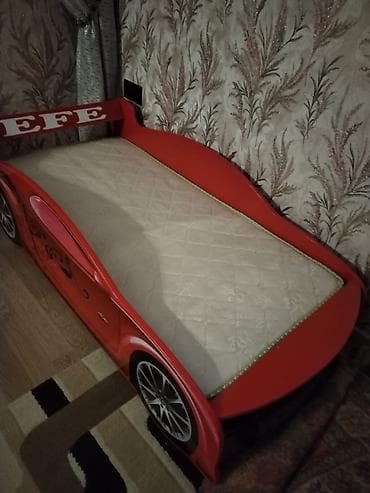 murad mebel: Uşaq üçün maşın formalı çarpayı - Rəng: qırmızı - Ön paneldə idman — 4