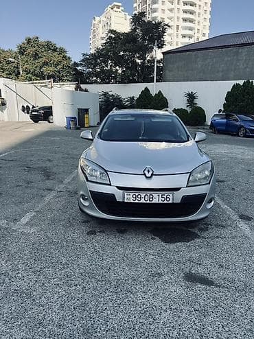 Renault: Renault Megane Estate (universaI) – gümüşü rəng Texniki və daxili — 2