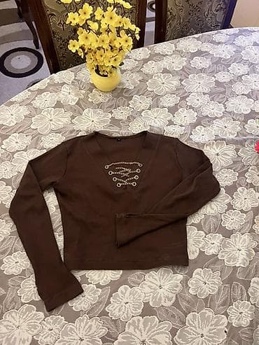 Qadın köynəyi – qəhvəyi rəng, uzunqollu - Model: qısa kəsim (crop)