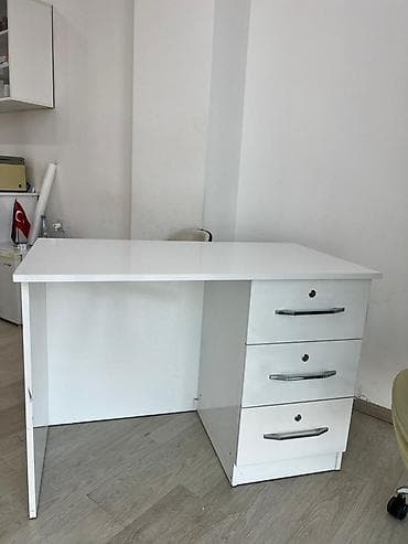 Estetik/ofis mebeli dəsti - Material: ağ MDF/LDSP, parlaq səth, metal — 2
