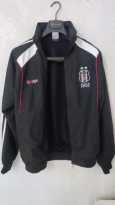Beşiktaş (BJK) temalı kişi idman dəsti - İki hissədən ibarət: üst lalafo.az -da Beşiktaş (BJK) temalı kişi idman dəsti - İki hissədən ibarət: üst