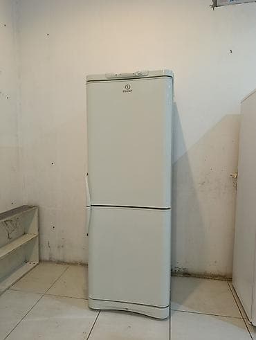 2 qapılı Indesit Soyuducu Satılır, rəng - Ağ