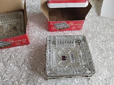 ev qapilari: Məhsul: Dekorativ külqabı (kvadrat formalı) Təsvir: - Material: Şüşə — 4