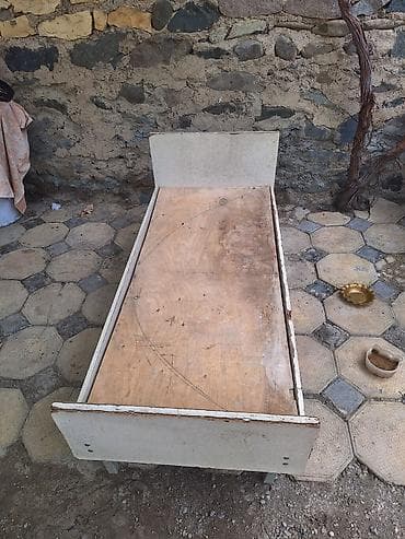 yataq baryeri: İşlənmiş, Təknəfərlik çarpayı, Bazasız, Matrassız, Siyirməsiz, Azərbaycan — 2