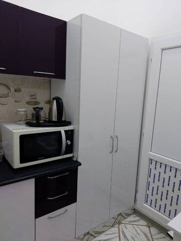 e suleymanov kucesi: Həzi Aslanov metrosunun yaxınlığında yol kənarı,sahəsi 85kv/m — 9