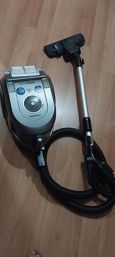 Samsung tozsoran – 1800W gücündə, siklon tipli (kisəsiz) sistem. - Güc — 3