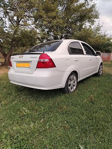 santa fe 2008: Chevrolet Aveo: 1.4 l | 2010 il 263000 km Sedan — 2
