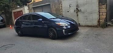 elektrik avtomobili: KREDİTdədir Toyota Prius (3-cü nəsil) hibrid hetçbek - İli 2012 - — 2