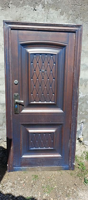 suse qab: Metall giriş qapısı satılır - Material: polad/metal karkas, kənarları — 2