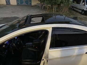 vito disk: Hyundai Sonata – ağ rəngli sedan Xüsusiyyətlər: - Korpus: 4 qapılı — 6