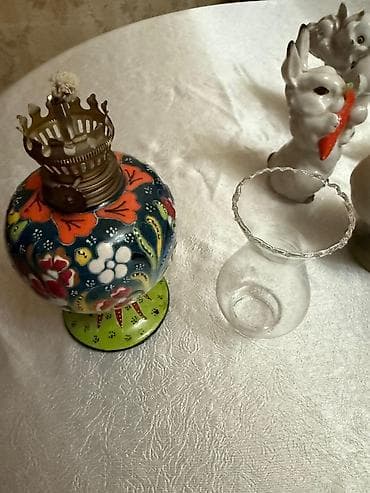 işıqlar: Rəngarəng naxışlarla bəzədilmiş dekorativ neft lampası. Lampanın şüşə — 2