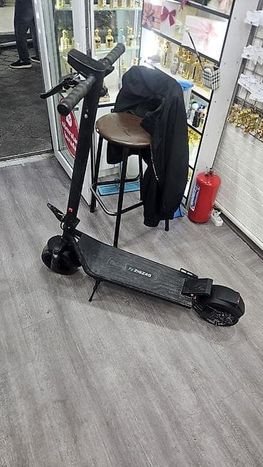 yadea z3: Sadece adaptoru yoxdur. 30-50 azn arasidir qiymeti endirim olunacaq — 3