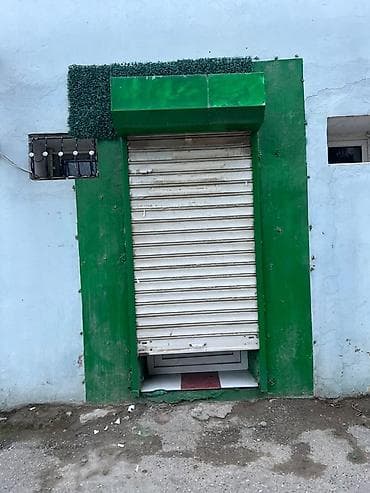 ad gunu bezekleri: Plastik qapı və jaluz birlikdə tam işlək, heç bir problemi yoxdur — 3