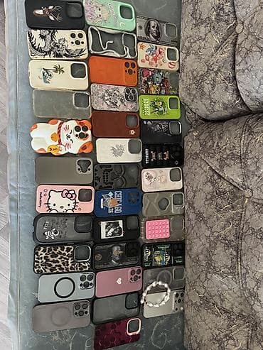 Müxtəlif dizaynlı iPhone kabroları dəsti. Şəkildə çox sayda fərqli