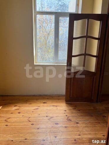 mikrorayon kiraye evler: Geniş və işıqlı otaqlardan ibarət mənzil. Taxta döşəmələr, hündür — 9
