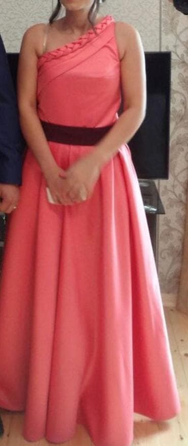 qadin geyim: Birdefe geynilib, yenidi. Bir çiyinli — 1