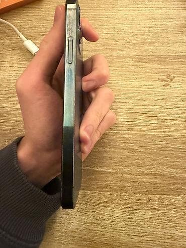 iphone x qara: IPhone 12 Pro, Qara, Face ID — 3