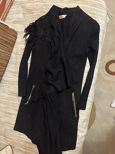 kolej jaket: Qara qadın kardiqanı / üst geyimi - Rəng: tam qara - Dizayn — 1