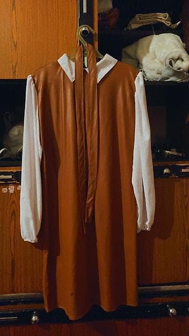 ag papaq: Qadın paltarı – 2 rəngli dizaynda - Model: düz kəsimli mini/midi — 1