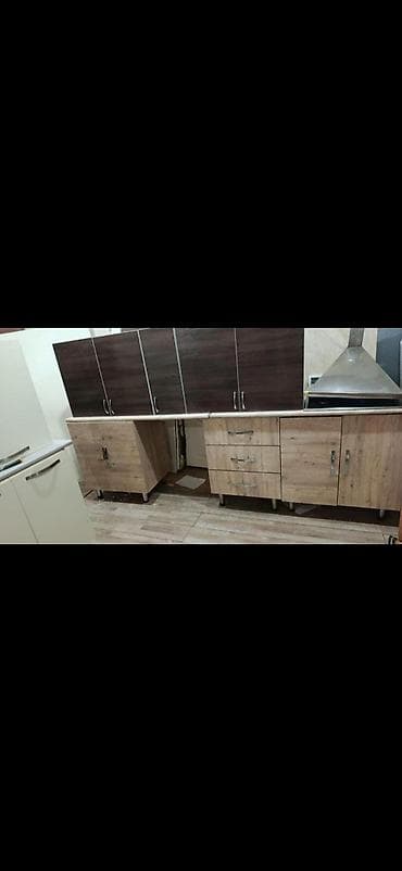 Endirim olundu.Metbex mebeli satilir 310azn.Olcu 270.Uzerinde qaz