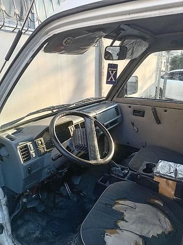 avtomobil az bazar: Ağ rəngli kiçik yük/sərnişin mikroavtobusu - Korpus: Kompakt kuzov — 1