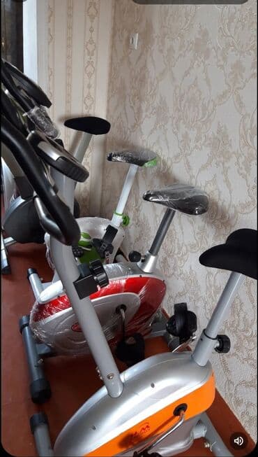 Velotrenajor ela vəziyyətdə. Bir çox velotrenajor Xizək Veloxizekler