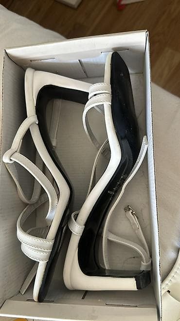Basanoşka və səndəllər: Ağ rəngli qadın sandaleti – zərif remenli, açıq burunlu model. - — 4