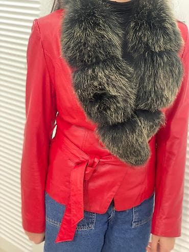 kurtka balonka: Koja godekce. qirmizi koja kurtka. tebii Xezden. m razmer. YENIDIR — 2