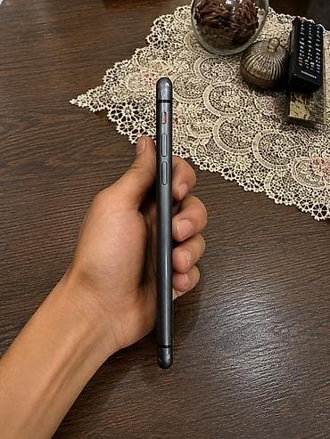 honor x7 b: IPhone 11, 128 GB, Qara, Face ID — 4