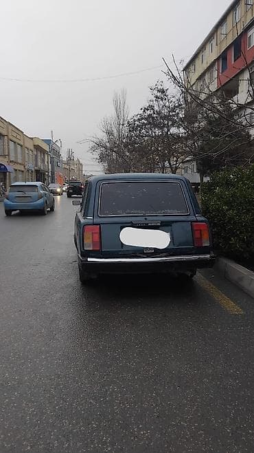 vaz qapi: VAZ 2104 universal - Kuzov: 5 qapılı universal, tünd-yaşıl rəng - — 5