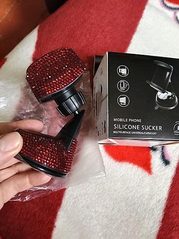 masın: Qırmızı kristallarla bəzədilmiş universal avtomobil telefon tutacağı — 3